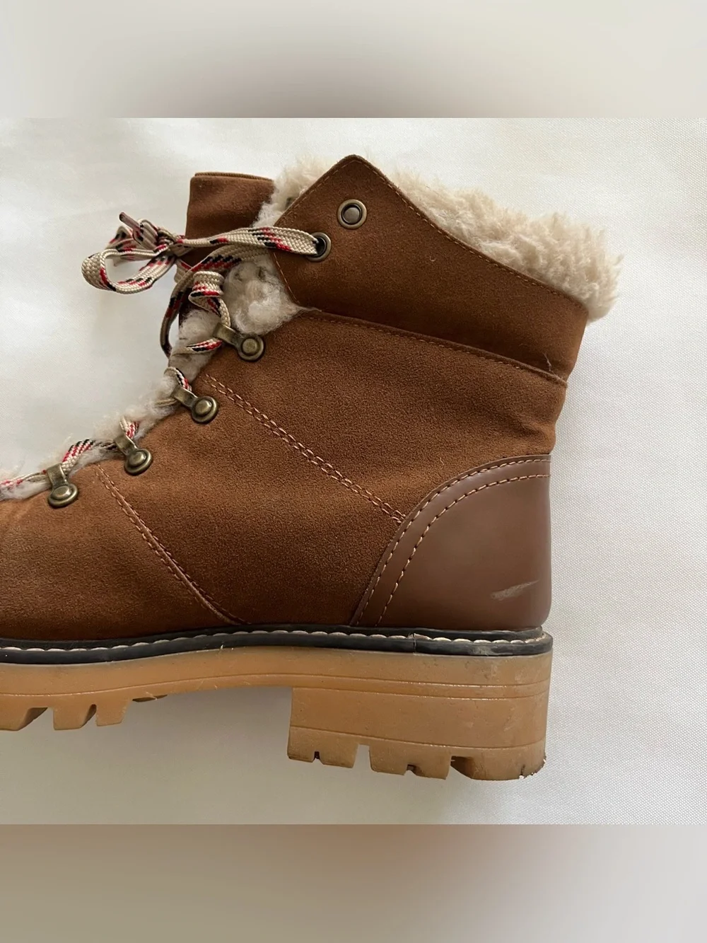 Time and Tru Cozy Lace Up Hiking Faux Shearling Trim Brown Suede Boots Size 8W